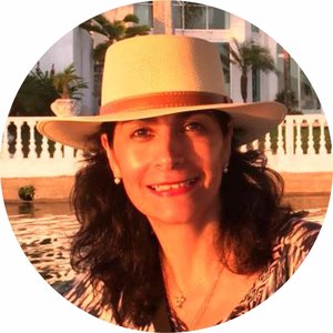 Magaly headshot.jpeg