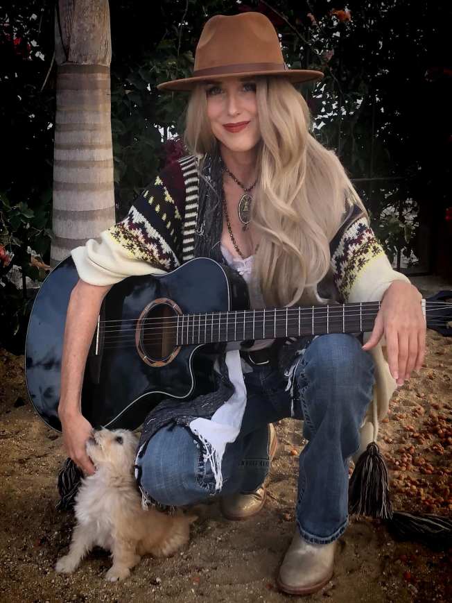 Monday Night Music at Shakti in Todos Santos – Jenelle&nbsp;Aubade